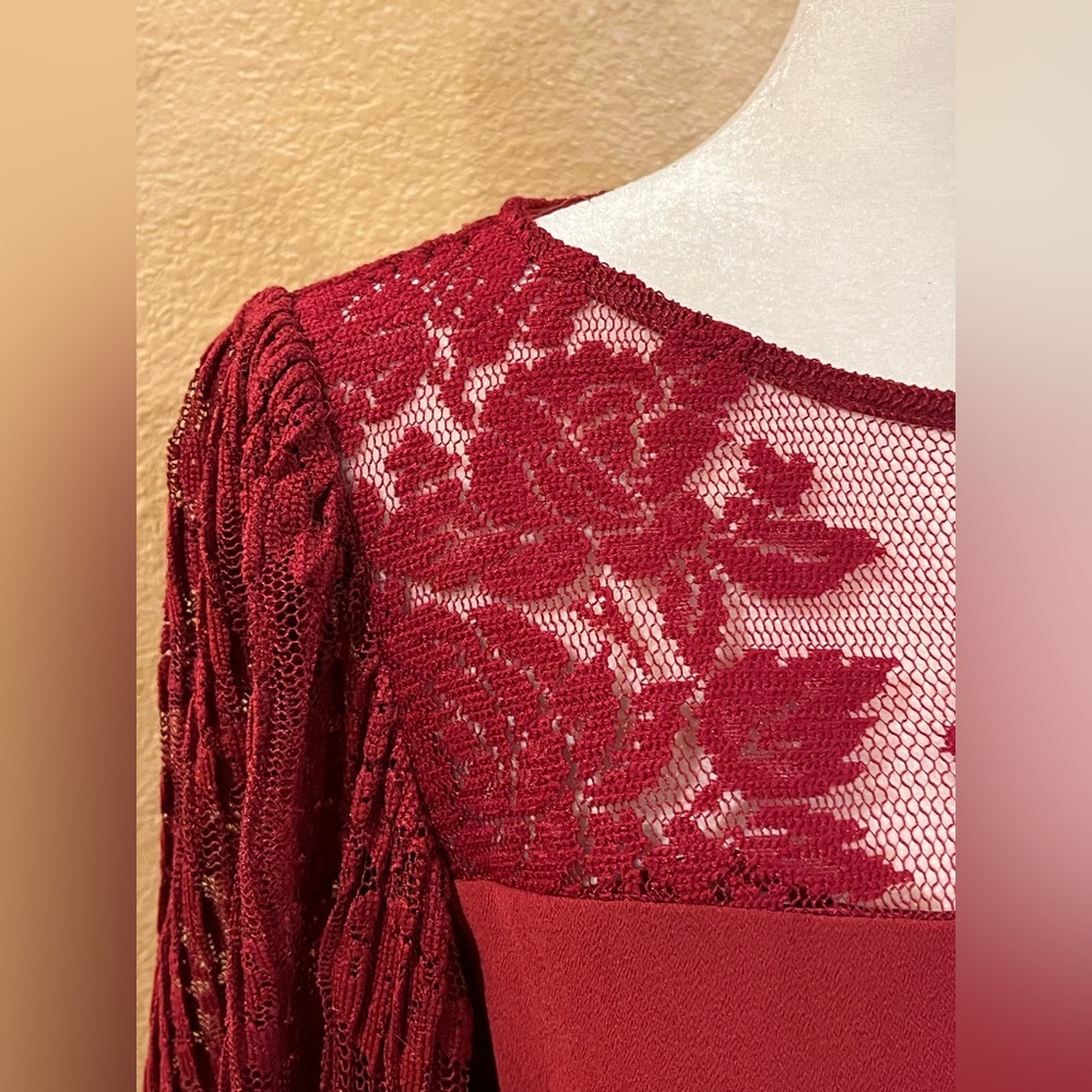White House Black Market burgundy dress w/ pleated lace sleeves & neckline. S - Picture 4 of 14